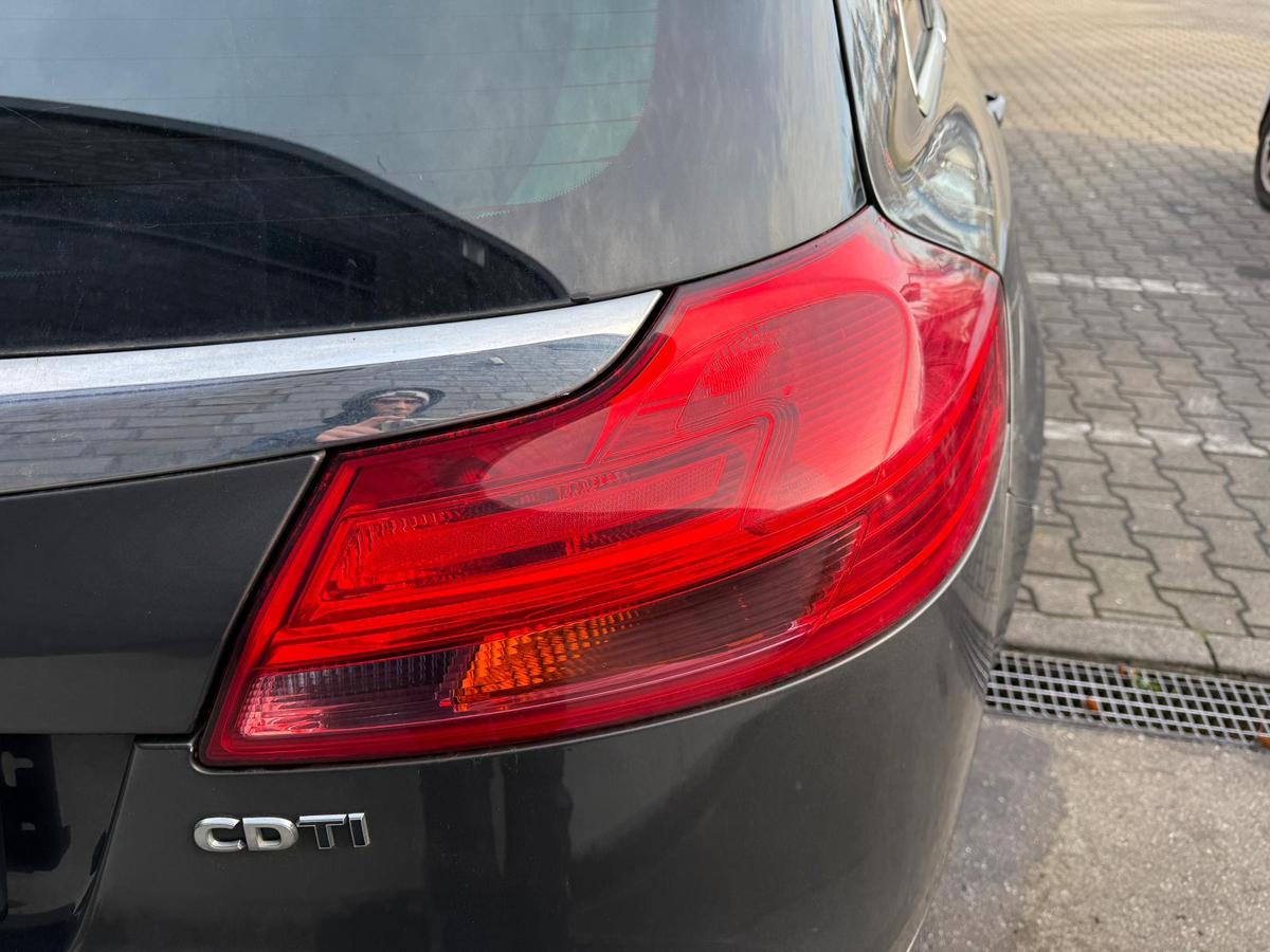 Opel Insignia A original Rücklicht Rückleuchte rechts Kombi Vorfacelift BJ11